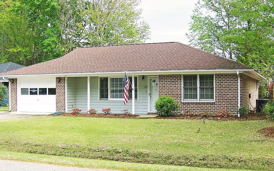 127 Colonial Circle, Garden City, SC