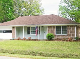 127 Colonial Cir, Murrells Inlet, SC 29576