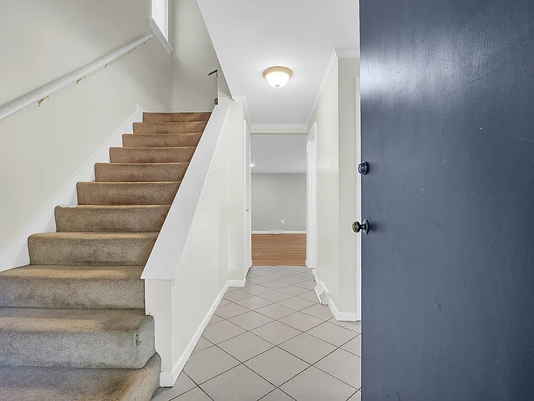 1R Snow Cir #1 — Photo 17
