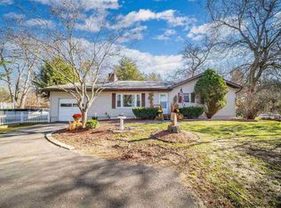 318 State Route 32 N, New Paltz, NY 12561