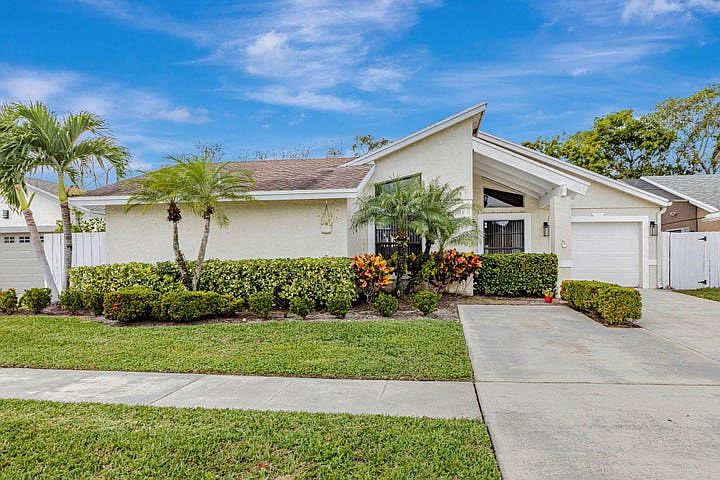 1st image of 21356 Summertrace Cir