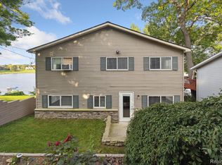 4300 Highcrest Dr, Brighton, MI 48116