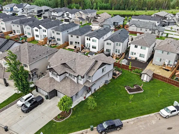 23 Hope Cmn, Spruce Grove, AB T7X 0X2