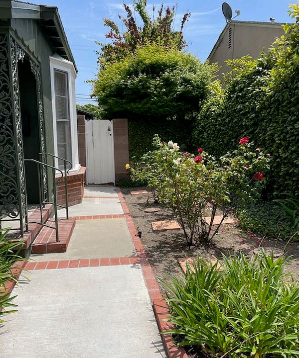 2nd image of 3320 Lewis Ave