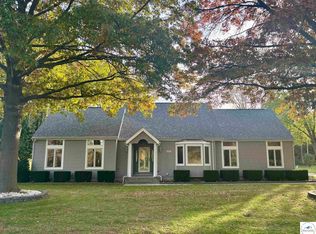 1685 Hedge Apple Dr, Sedalia, MO 65301