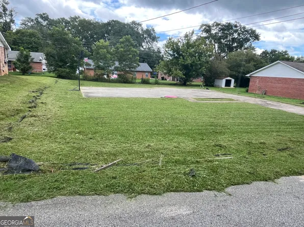 4 N Annie St, Newnan, GA 30263