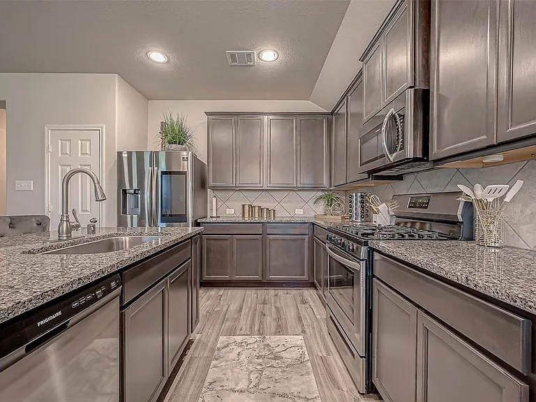 24411 Skytrail Dr — Photo 15