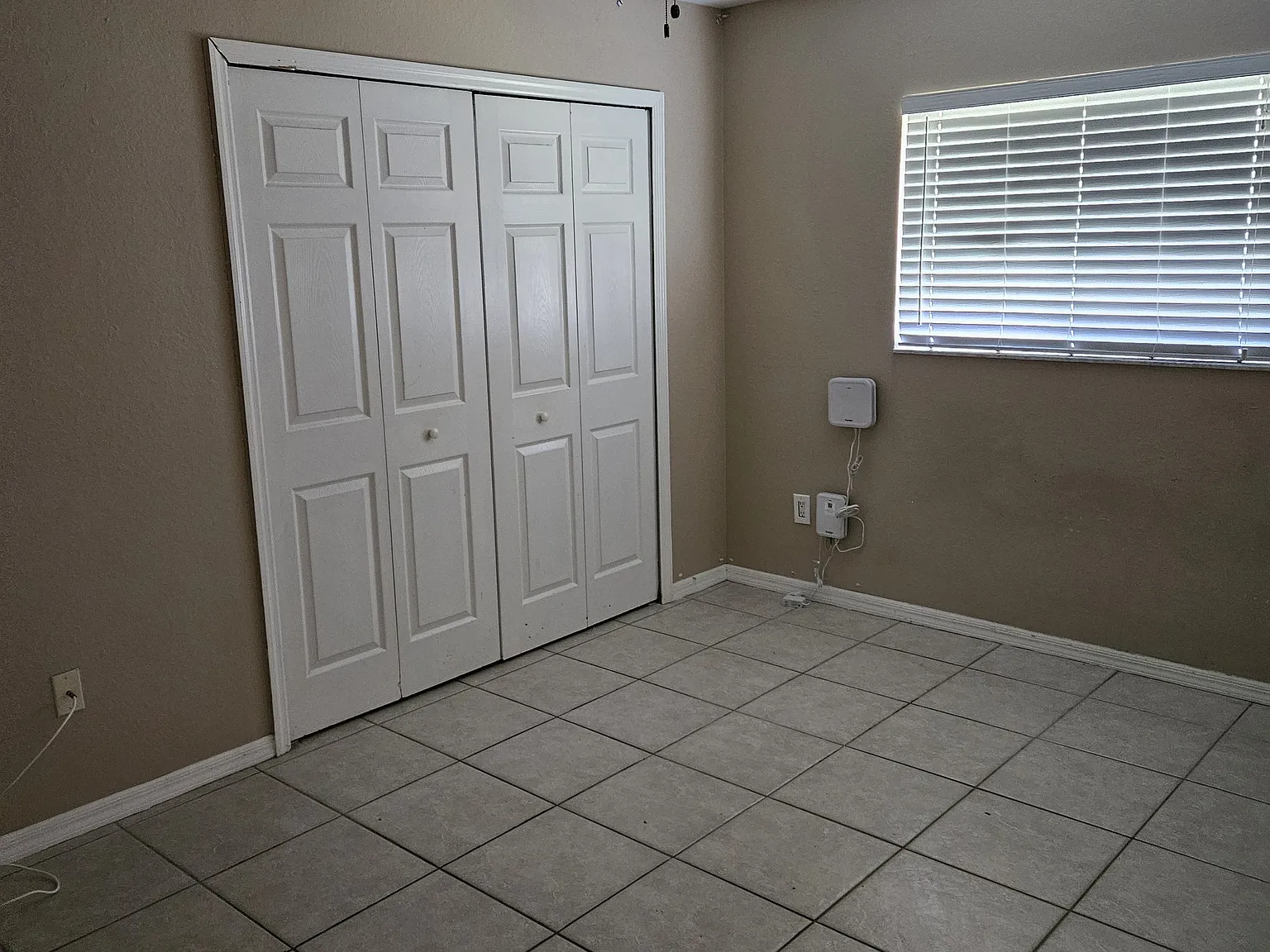 1 bed, 1330 sqft, $700 — Photo 2