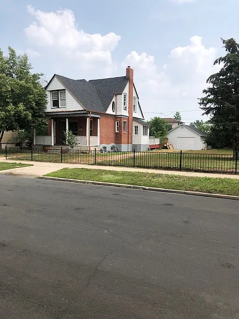 3 bed, 1.5 bath, 1360 sqft, $3,100 — Photo 1