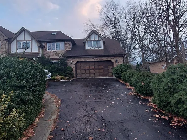 1726 E Geneva Rd, Wheaton, IL 60187