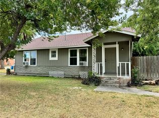 500 W Merriman St, Sinton, TX 78387