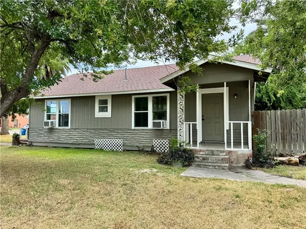 500 W Merriman St, Sinton, TX 78387