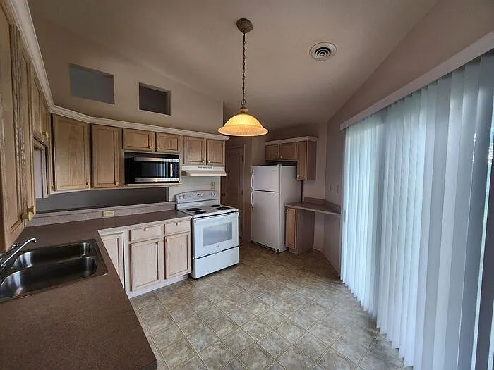 6528 Allendale Blvd — Photo 4