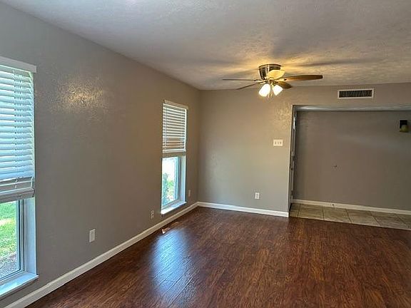 2nd image of 5033 Blue Glen Dr