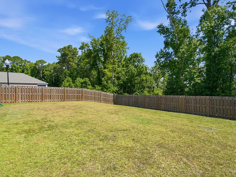Lightered Knot Ct SE — Photo 4