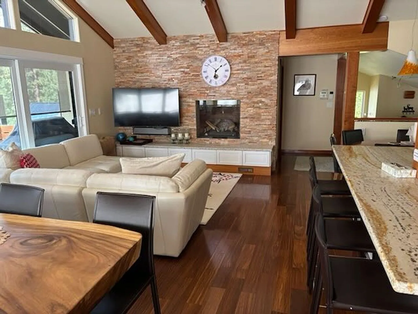 Charming Private House With Filtered Lake View — Photo 1