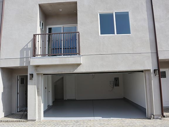 5th image of 10146 Fernglen Ave #D