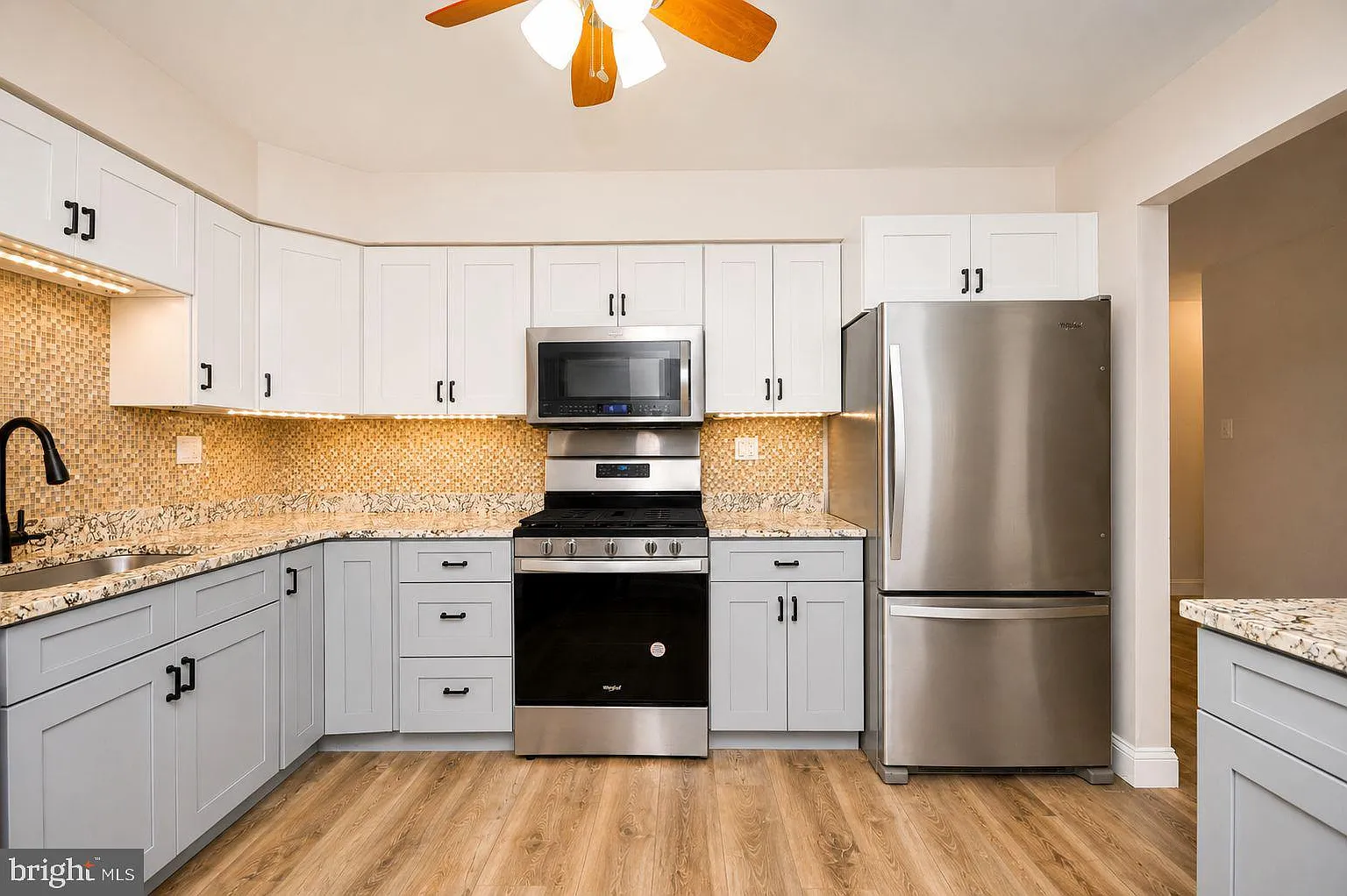 3 bed, 2.5 bath, 2130 sqft, $3,250 — Photo 1