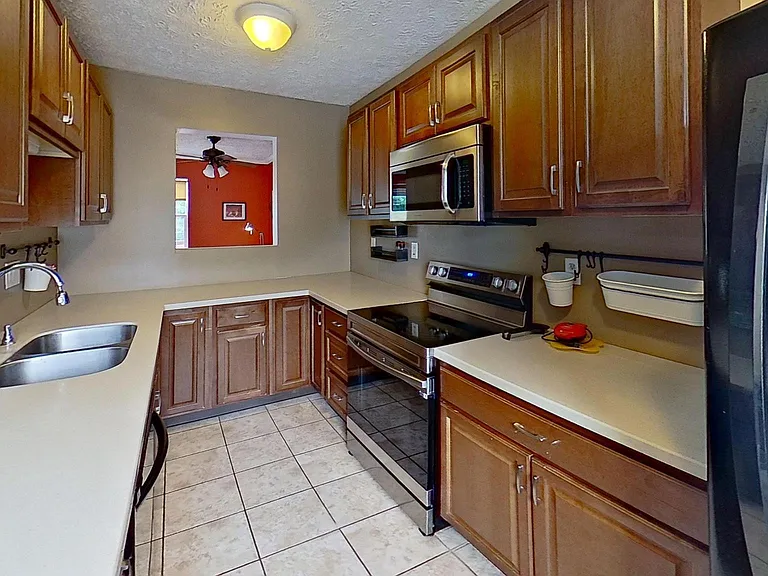 21837 Ronald Dr — Photo 12