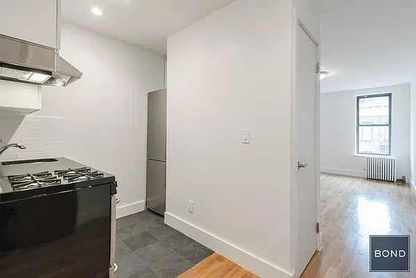 Rented by Bond New York | media 15