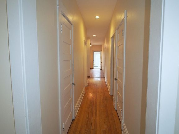 3rd image of 4536 N Greenview Ave APT 2N