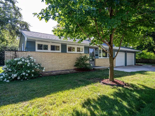 W61N720 Mequon AVENUE, Cedarburg, WI 53012