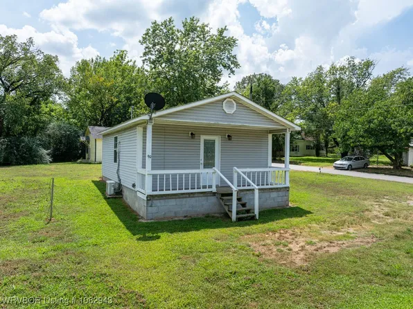 90 W Yokum St, Booneville, AR 72927