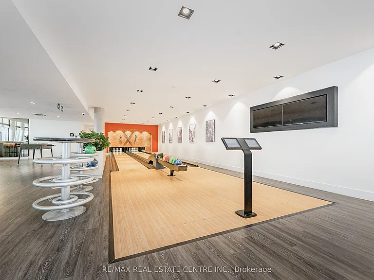 15 Wellington St S #2912 — Photo 23
