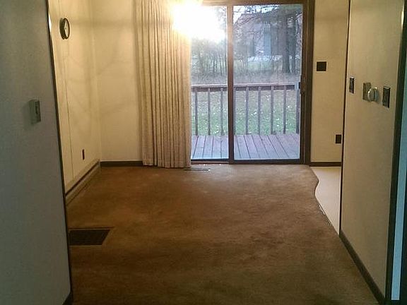 5th image of 317 Hillcrest Dr