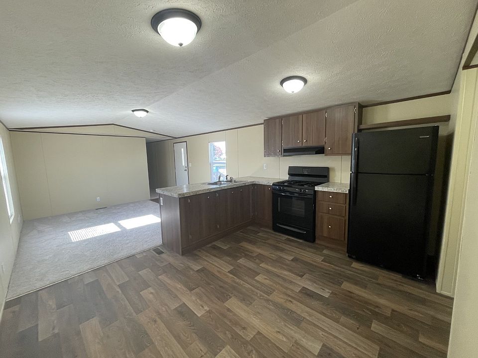 2nd image of 2131 Sunset Ln