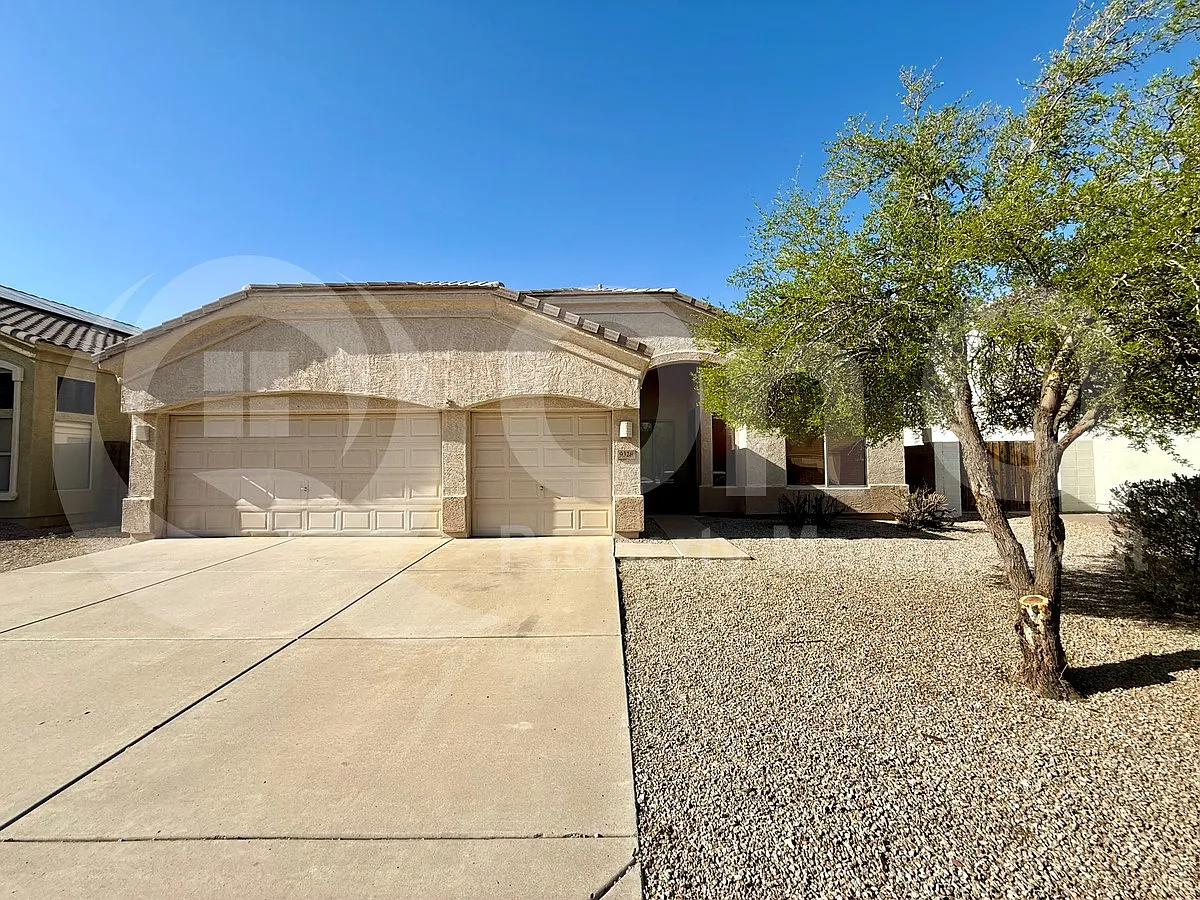 4 bed, 2.0 bath, 2100 sqft, $2,395 — Photo 1