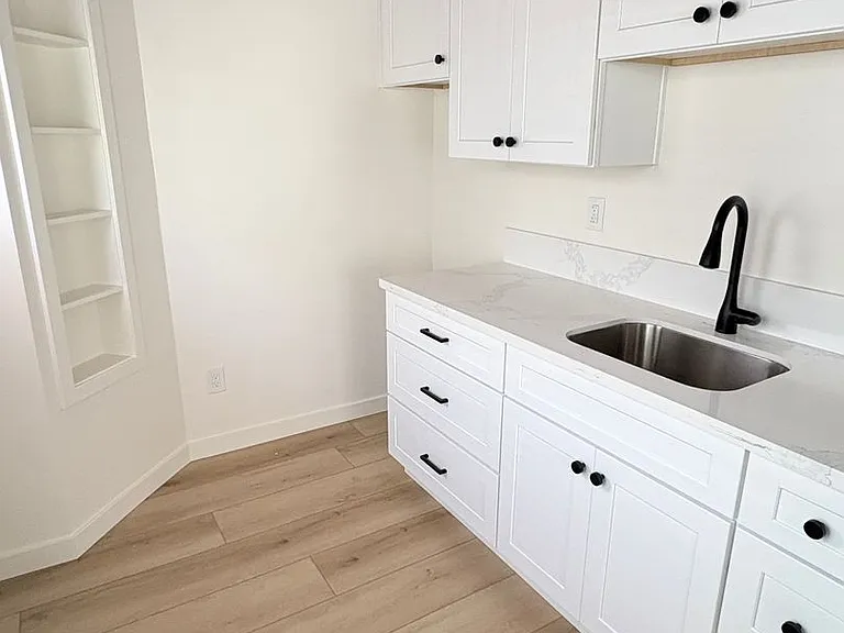 5351 E Ocean & 8/10 Santa Ana — Photo 11