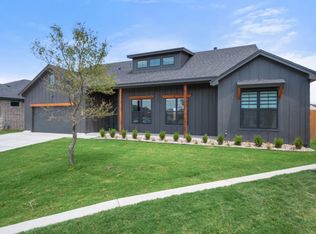 619 E 15th St, Wolfforth, TX 79382