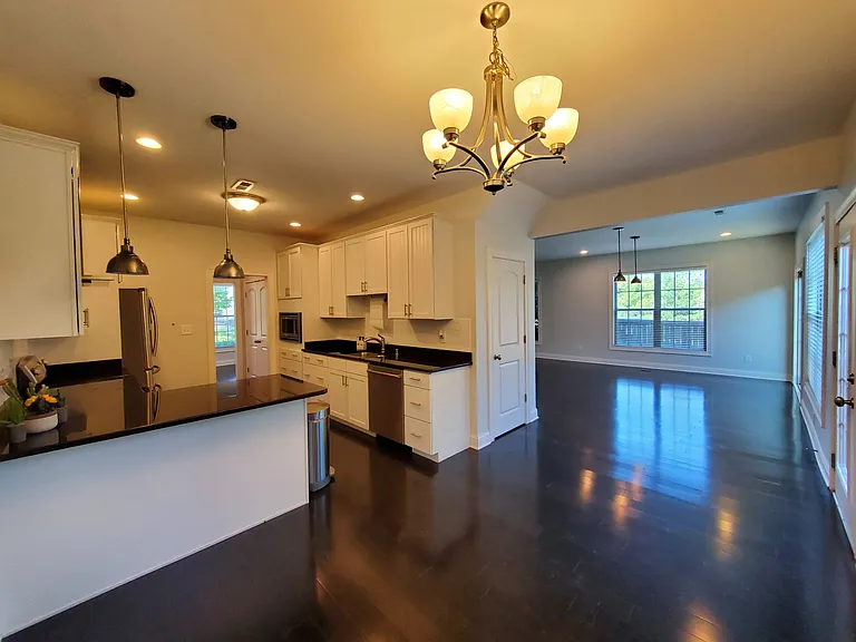 3260 Beacon St — Photo 10