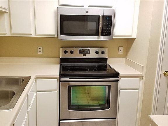 3rd image of 501 W 26th St APT 315