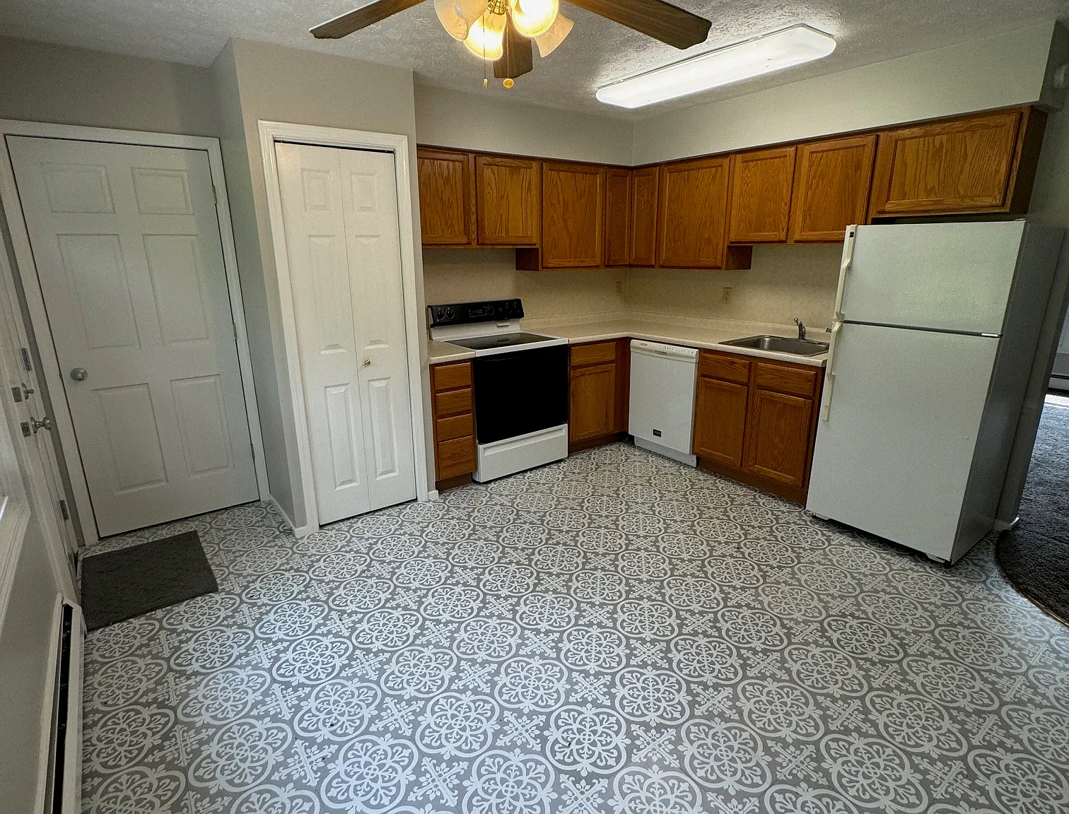 2 bed, 950 sqft, $1,450 — Photo 4
