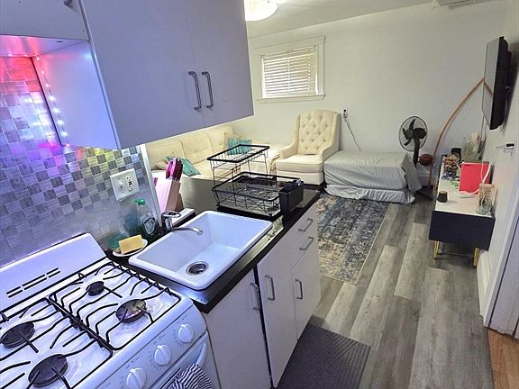5th image of 229 Washington Ave APT 3A