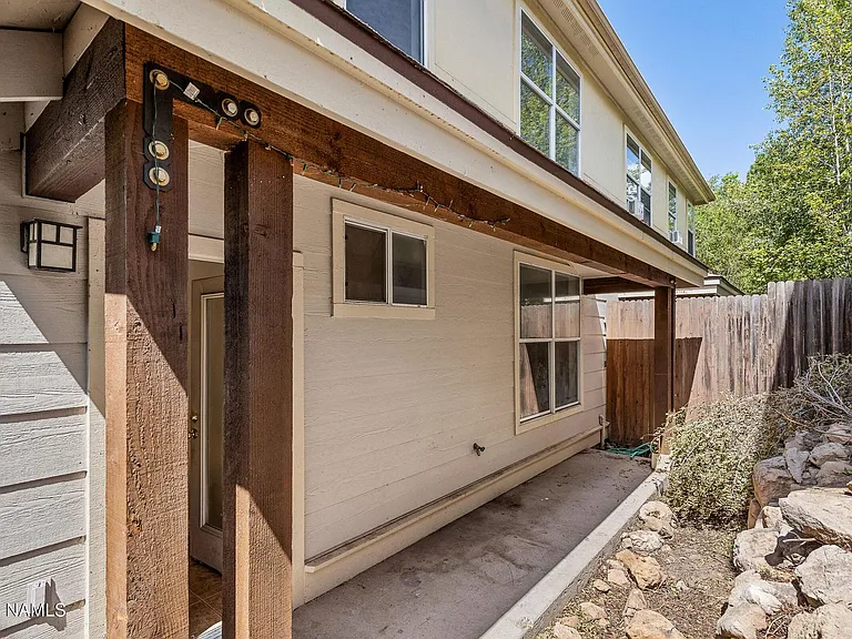 1326 E Trevor Way — Photo 11