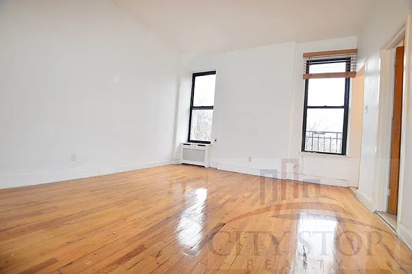 Rented by City Stop Realty | media 6