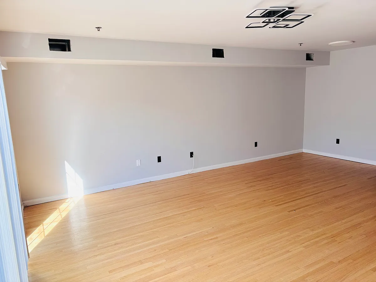 Building Photo - 43 Seabury St #2