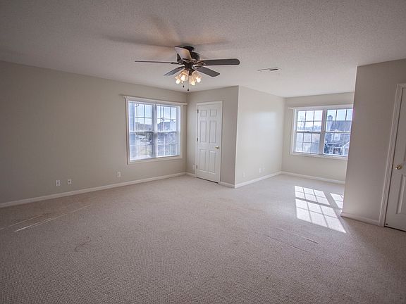 4th image of 1933 Whirlaway Cir
