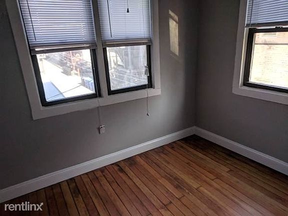 4th image of 2551 N Avers Ave