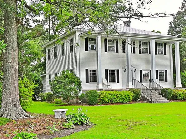 1317 Olympia Rd, New Bern, NC 28560