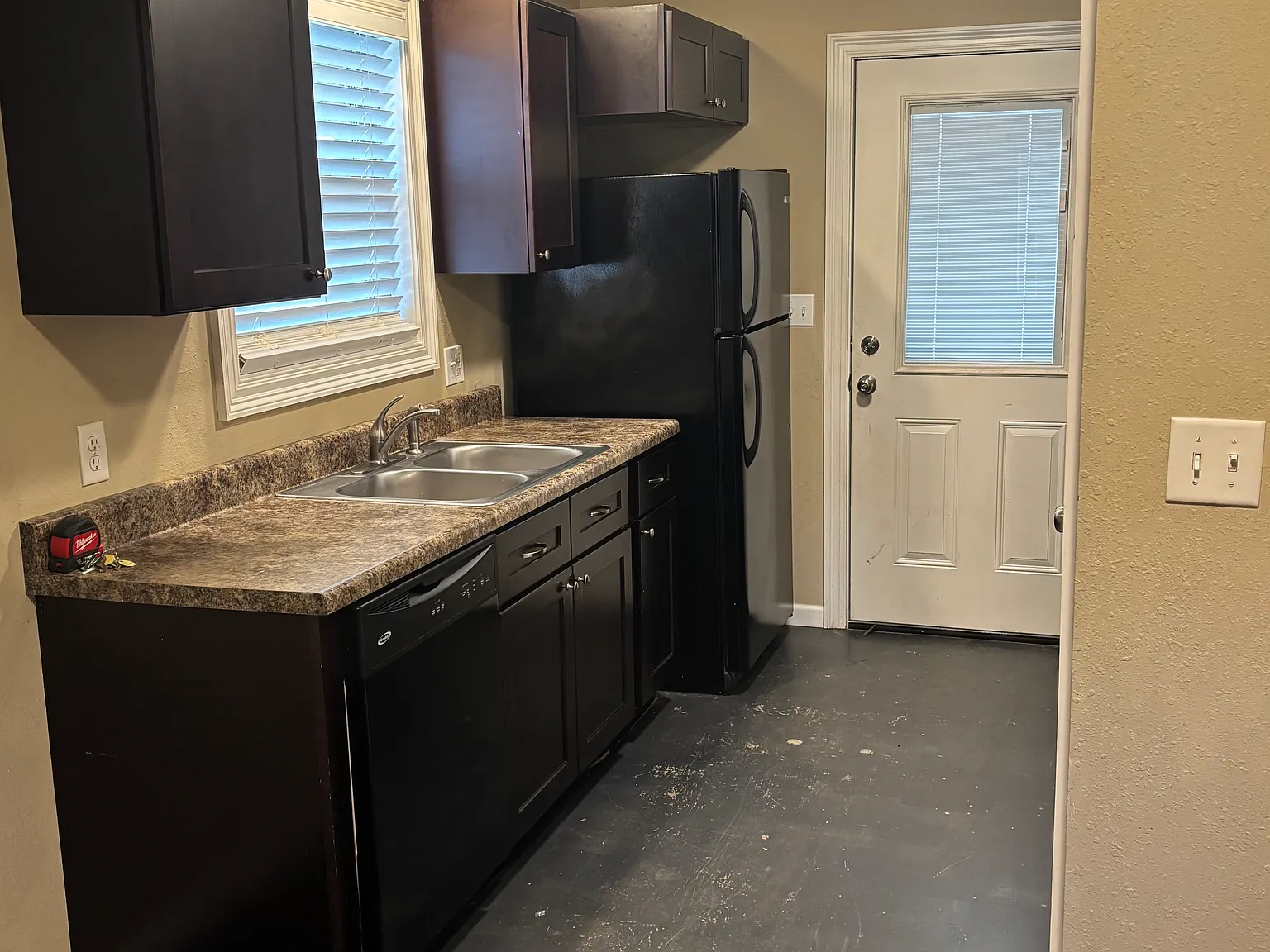 2 bed, 850 sqft, $800 — Photo 2