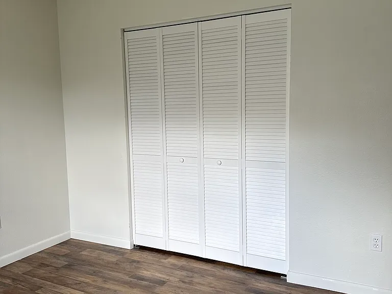 2nd bedroom closet