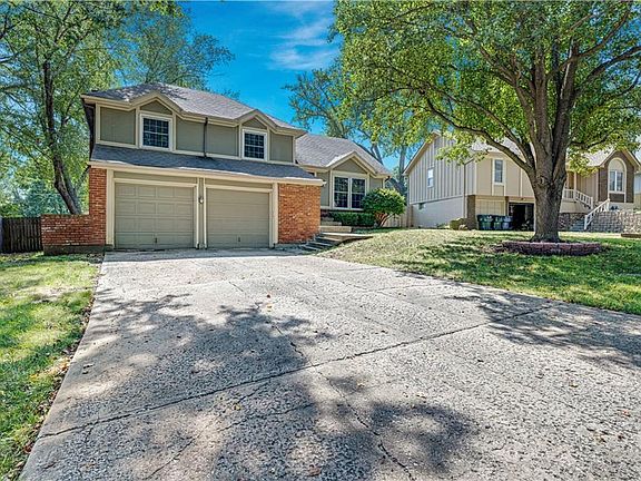 3rd image of 16503 W 142nd Cir