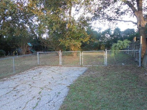 5th image of 2328 Jacksonville Dr