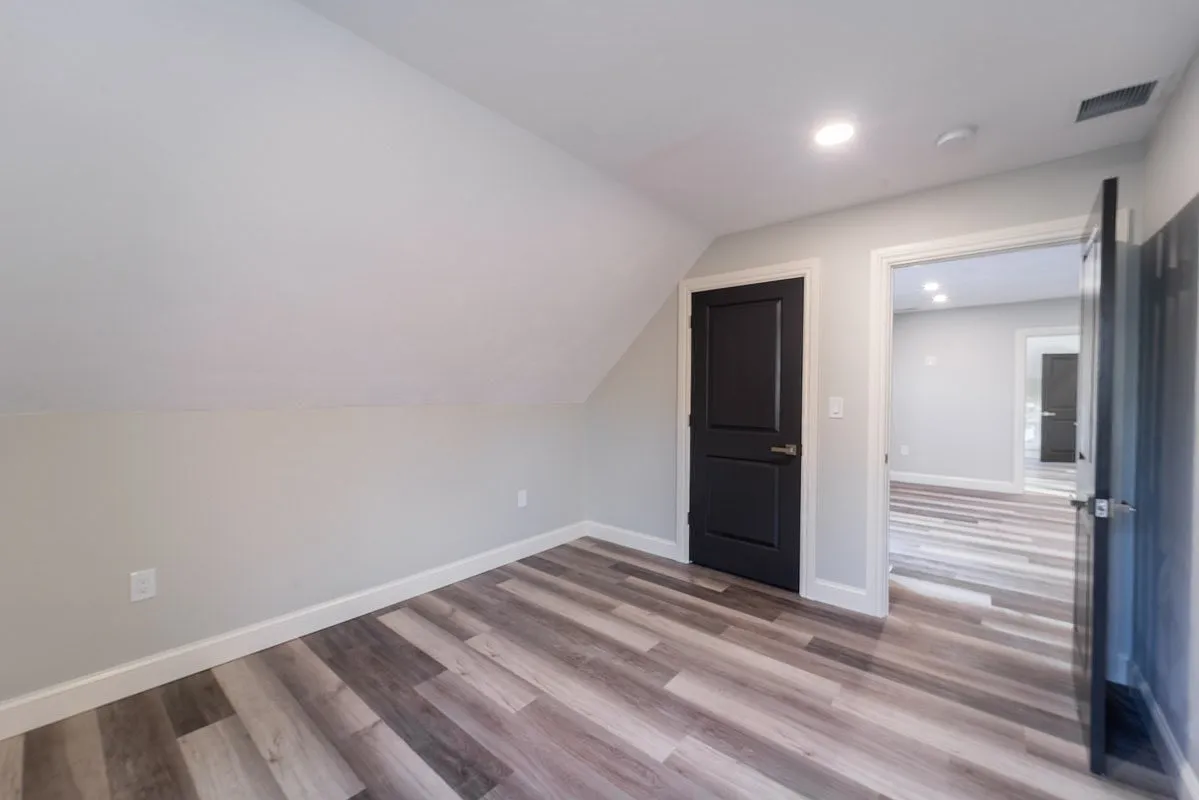 3 bed, 1000 sqft, $2,800 — Photo 1