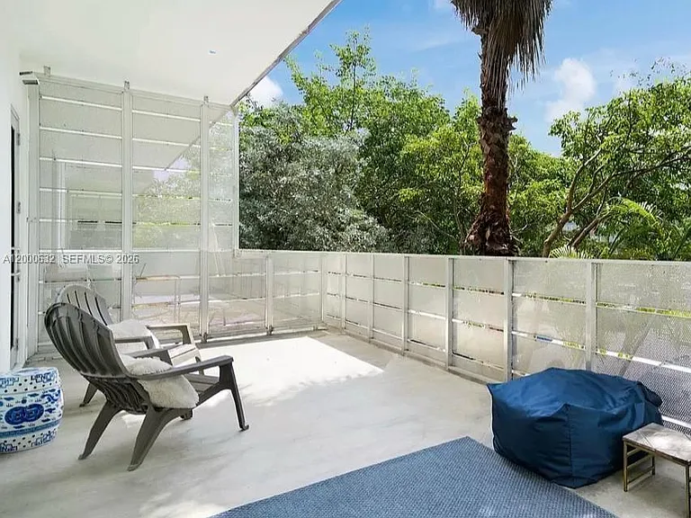 1700 Meridian Ave #208 — Photo 16