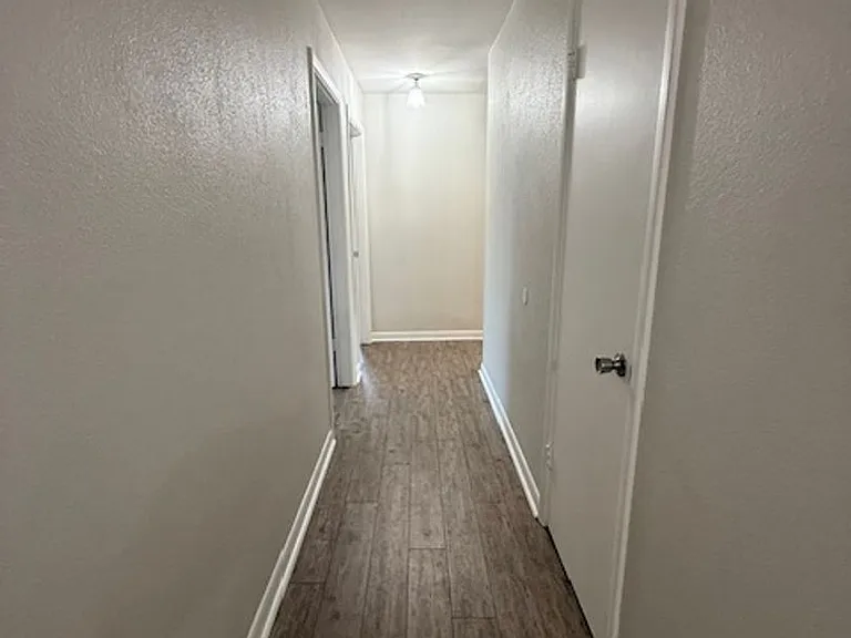 2125 S Willis St — Photo 11